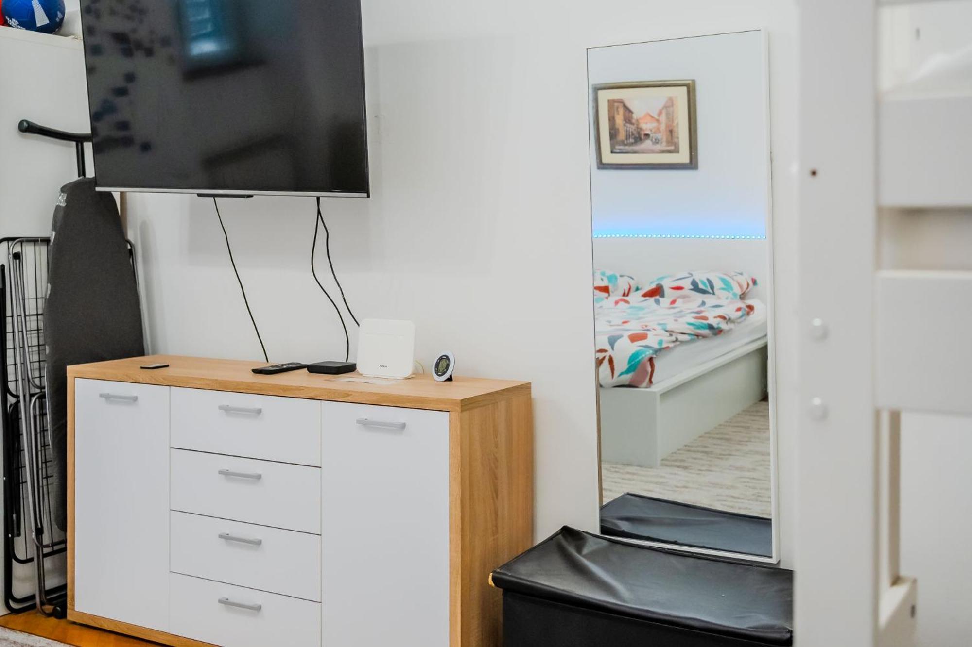 Work And Play Apartment 萨格勒布 外观 照片